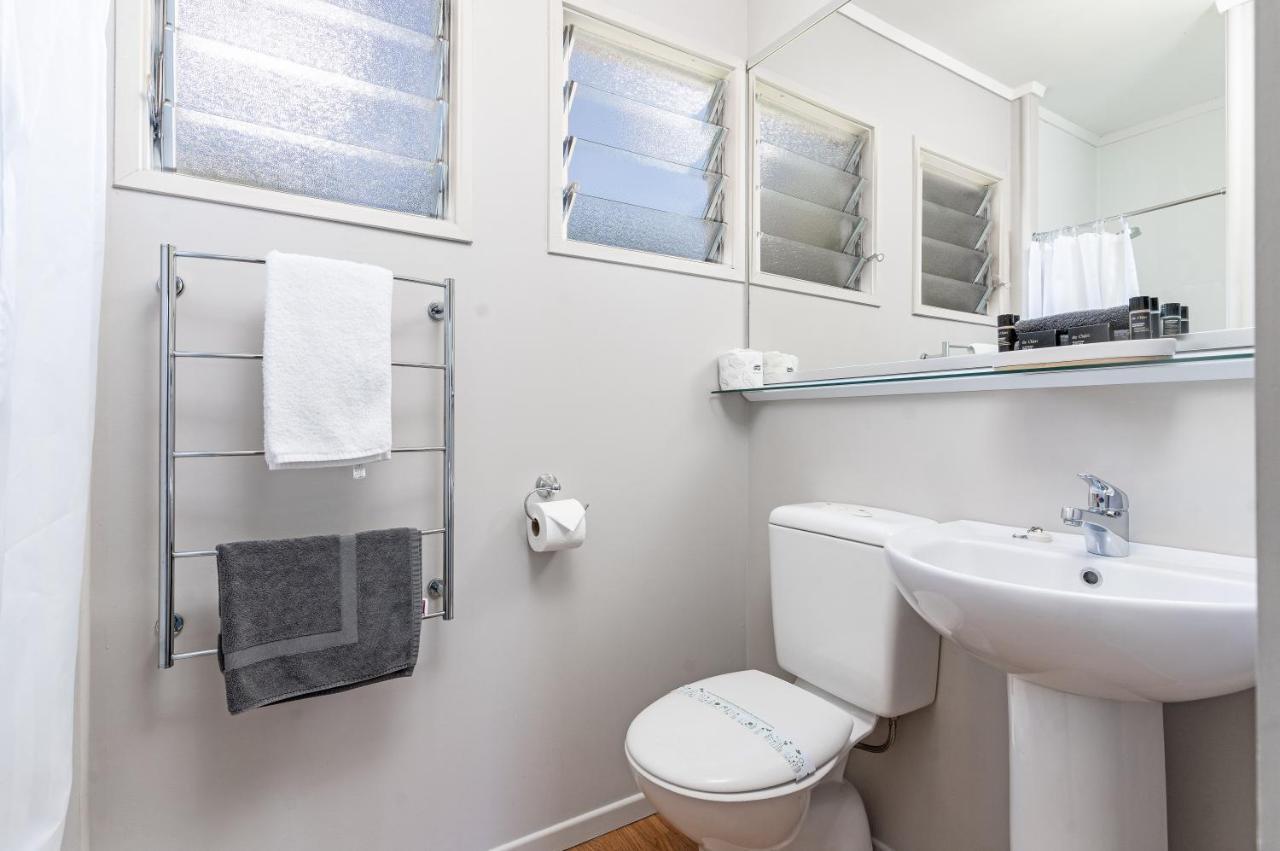 Amble Inn Motel Masterton Bagian luar foto