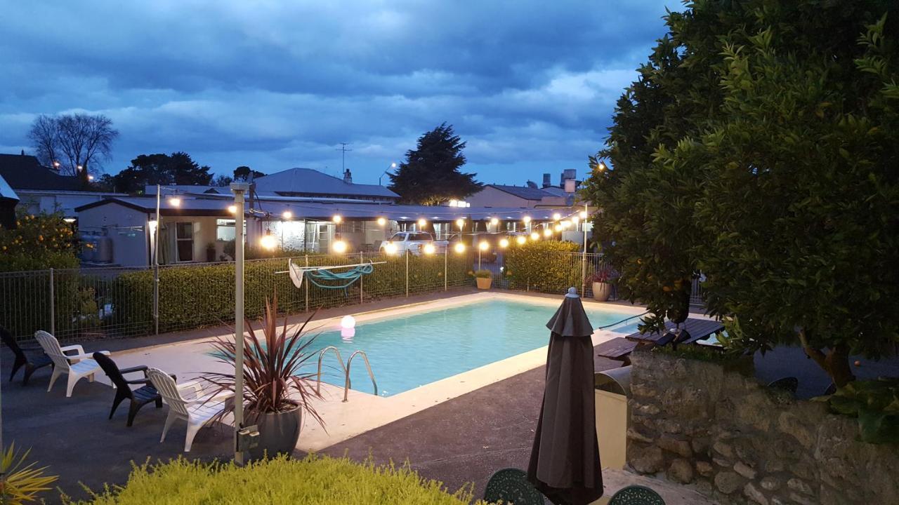 Amble Inn Motel Masterton Bagian luar foto